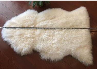 Chine Longue d'une seule pièce de la peau 70 x110cm d'agneau de cheveux de couverture blanche véritable de peau de mouton fournisseur