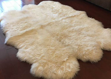 Chine Peau blanche ene ivoire de la couverture 6 de salon de fourrure, couvertures de peau de mouton de chambre à coucher de 5,5 x 6 pi  fournisseur
