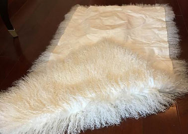 Chine Peau de mouton tibétaine bouclée blanche luxueuse de la couverture mongole 60 x120cm de peau de mouton longue fournisseur