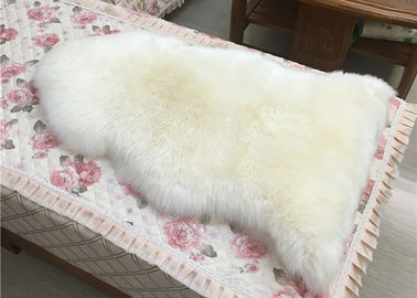 Chine La peau simple de vraie couverture de peau de mouton outre de l'approvisionnement blanc de couleur prélève 90*60cm qui respecte l'environnement fournisseur