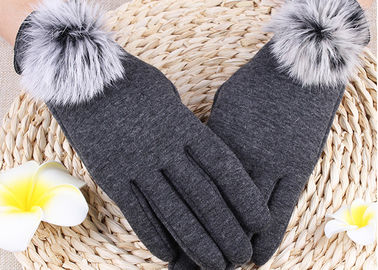 Chine Les gants des femmes d'hiver avec des bouts du doigt d'écran tactile, gants mous pour l'usage de téléphone portable  fournisseur