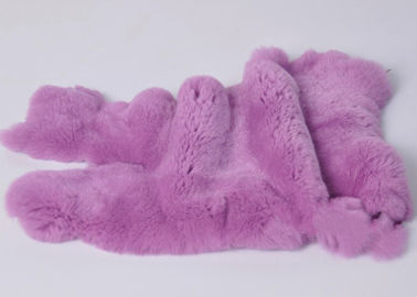 Chine Fourrure molle superbe chaude Winderproof de lapin de Rex pour faire la couverture d'habillement/lapin fournisseur