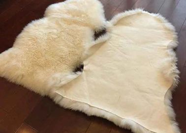Chine Vraie couverture de peau de mouton de longue laine de cheveux avec la forme 60 x 90cm de moutons blancs de Natura fournisseur
