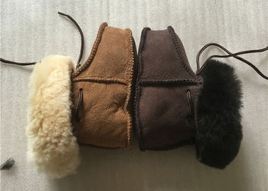 Chine 100% 15cm vrais butins faits main de bébé de laine de peau de mouton pour extérieur fournisseur