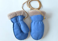 Mitaines véritables confortables chaudes de peau de mouton de bébés garçon/filles avec le ruban pour l'hiver