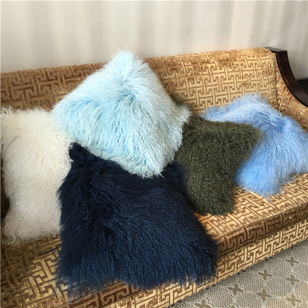 L'oreiller mongol 45x45cm de fourrure d'agneau de 100% longs cheveux faits sur commande a teint des aperçus gratuits de couleurs