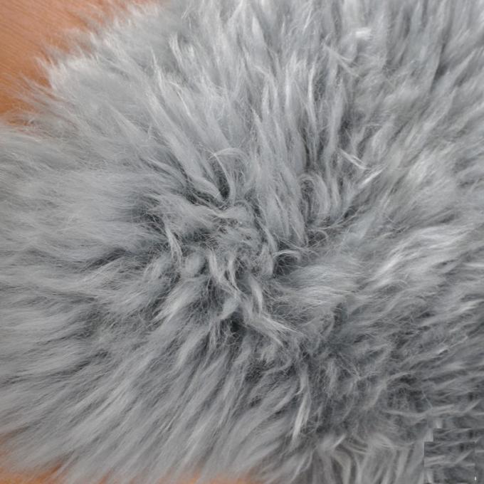 Longue couverture australienne véritable à la maison de peau de mouton avec la laine gris-clair 60x90cm