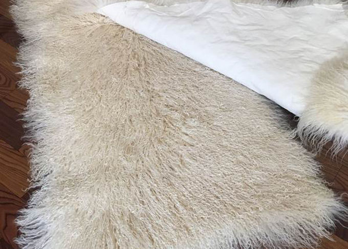 texture douce superbe mongole de longue de cheveux de 10-15cm vraie couverture de peau de mouton pour la chambre à coucher