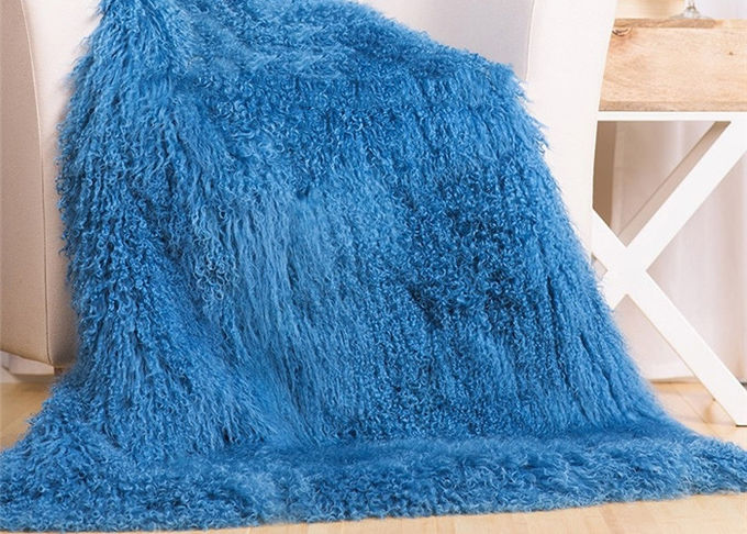 La décoration mongole de maison de couverture de peau de mouton adaptent couleurs aux besoins du client bleues de fourrure de cuir véritable de conception de diverses