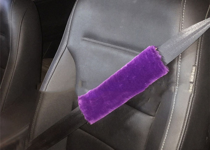 L'OEM a teint des épaulettes de couvertures de ceinture de sécurité de voiture de couleurs avec la longue laine molle