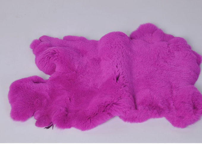 La fourrure bronzée de peau de lapin de Rex d'herbe a adapté la taille aux besoins du client pour des accessoires/habillement