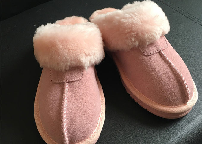 L'AUSTRALIE badine les chaussures d'intérieur chaudes d'hiver de châtaigne de pantoufles de peau de mouton