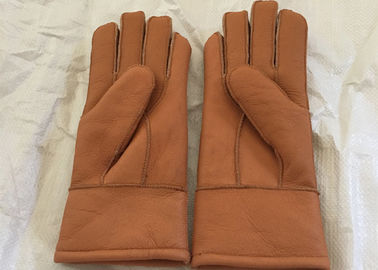 Chine Les gants M/L taille de peau de mouton les plus chauds de Brown de Shearling véritable pour des enfants/adultes fournisseur
