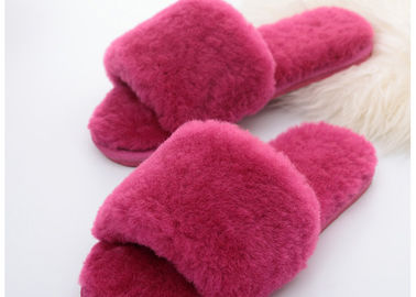 Chine Les pantoufles pelucheuses des femmes de doublure de laine, semelle en caoutchouc de pantoufles brouillées chaudes roses fournisseur