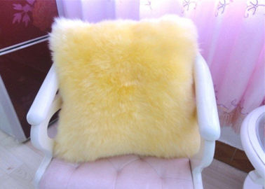 Chine Coussin jaune de plancher de peau de mouton avec la tirette, oreillers brouillés mous de Seat de laine d'agneau  fournisseur