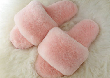Chine Pantoufles d'intérieur de laine d'agneau de peau de mouton de maison de pantoufles de mode de femmes naturelles d'hiver fournisseur