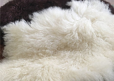 Chine Fourrure blanche mongole Materiral de longue de cheveux laine bouclée naturelle de moutons pour le jet de lit fournisseur