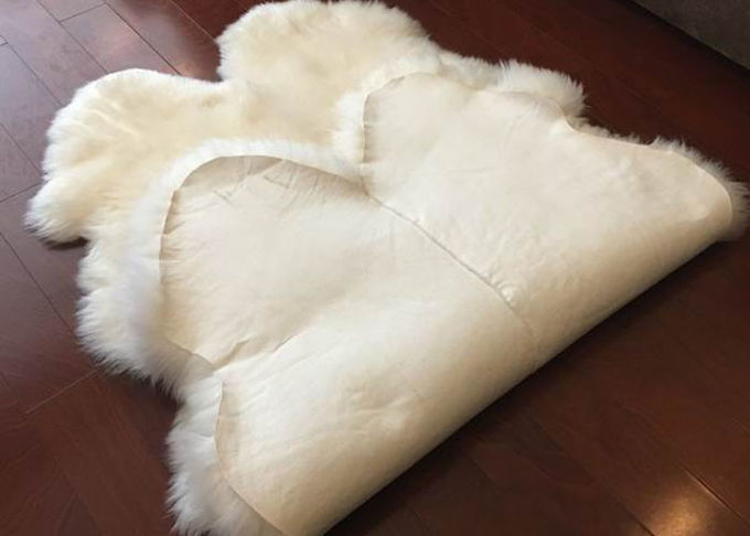 Longue laine de Merino de vraie couverture blanche décorative à la maison de peau de mouton forme naturelle de 60 x de 90cm 
