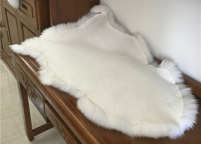 La peau simple de vraie couverture de peau de mouton outre de l'approvisionnement blanc de couleur prélève 90*60cm qui respecte l'environnement