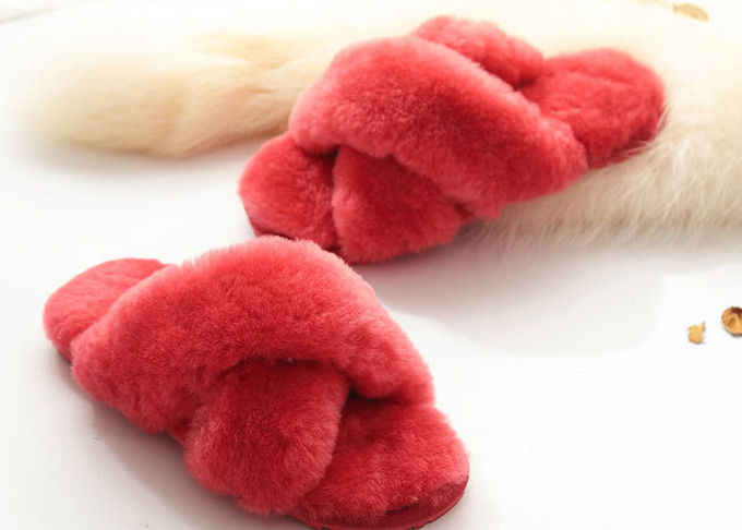 Pantoufles adaptées aux besoins du client de laine de moutons d'hiver pour les appartements/hôtels de première qualité