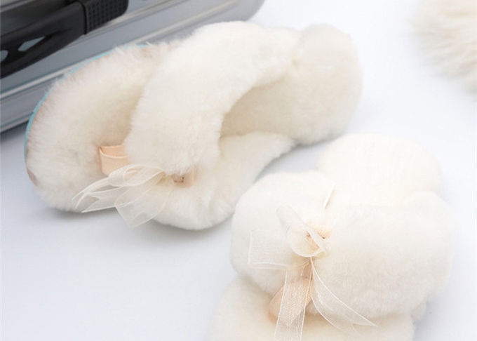 pantoufle extérieure d'hiver de peau de mouton de mocassin de pantoufle de shearling de pantoufles extérieures d'intérieur de laine