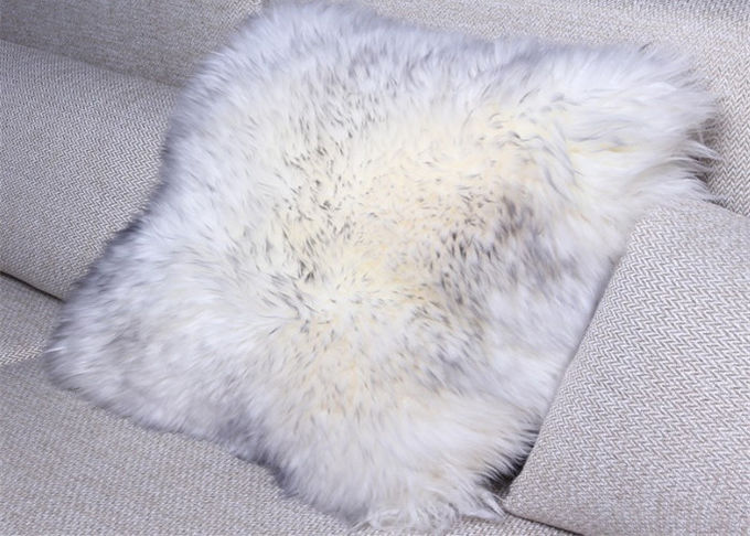 La chaise de basculage de laine d'agneau de peluche amortit 40*40cm, protections molles de peau de mouton pour des fauteuils roulants 