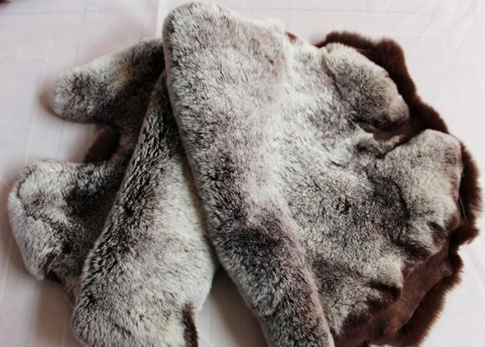 Couleur naturelle douce 25*35cm de Brown de peau de lapin de Rex d'accessoires de doublure de manteau